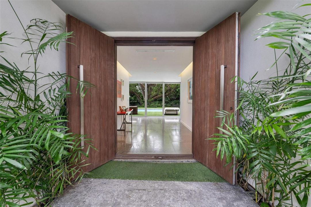 For Sale: $8,000,000 (6 beds, 5 baths, 5305 Square Feet)