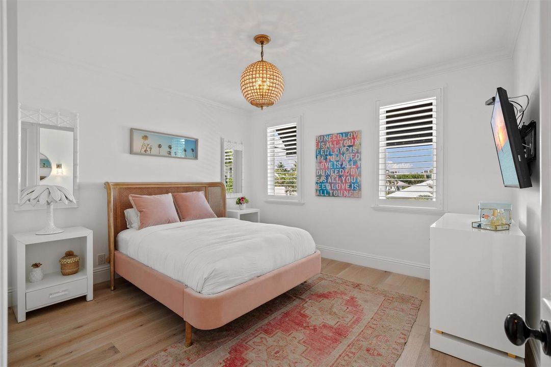 BEDROOM_2_ANGLE_LEFT