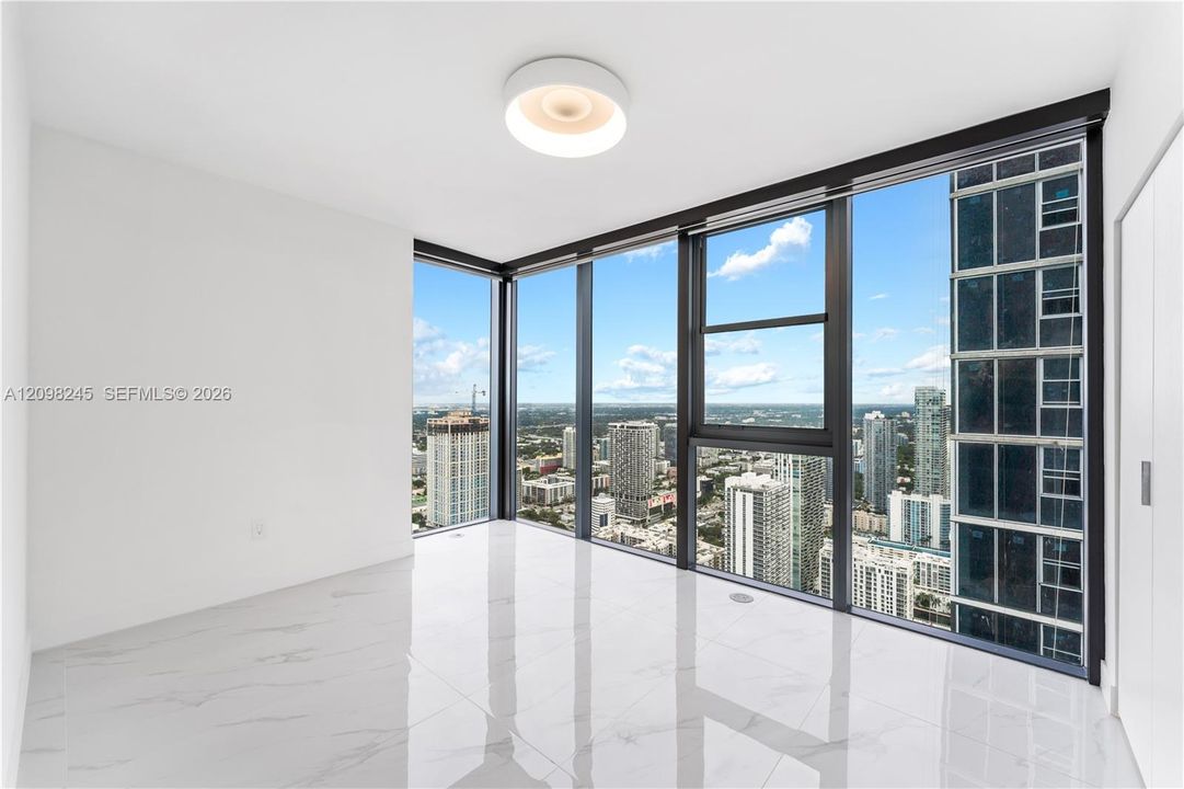 For Rent: $17,500 (4 beds, 5 baths, 2310 Square Feet)