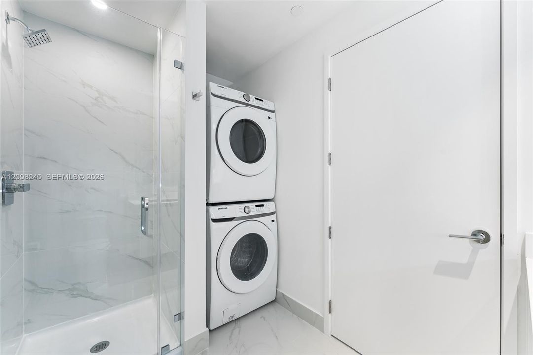 For Rent: $17,500 (4 beds, 5 baths, 2310 Square Feet)