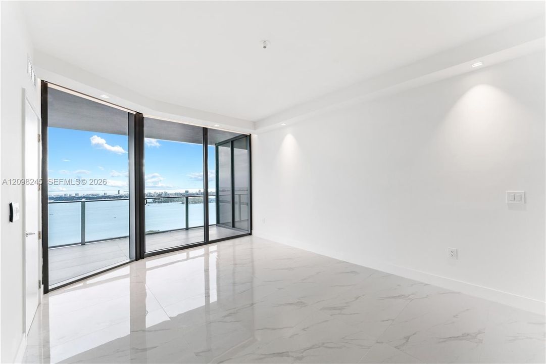 For Rent: $17,500 (4 beds, 5 baths, 2310 Square Feet)