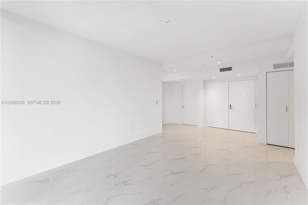 For Rent: $17,500 (4 beds, 5 baths, 2310 Square Feet)