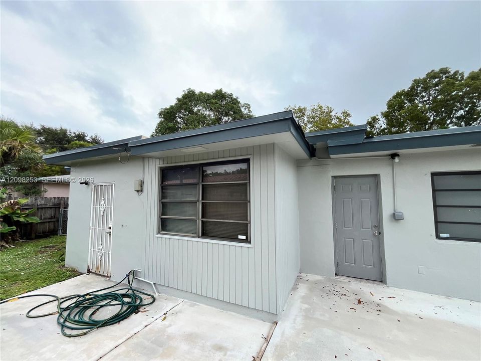 For Rent: $3,000 (3 beds, 2 baths, 2375 Square Feet)