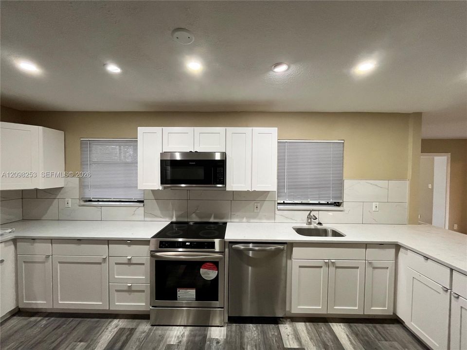 For Rent: $3,000 (3 beds, 2 baths, 2375 Square Feet)