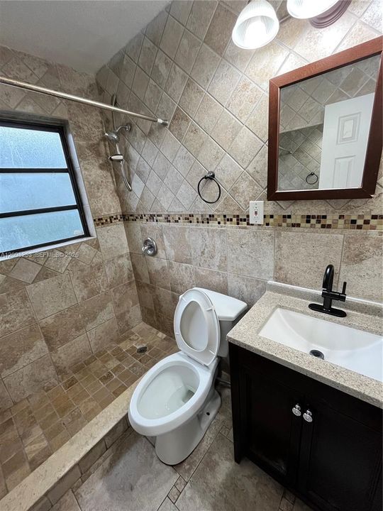 For Rent: $3,000 (3 beds, 2 baths, 2375 Square Feet)
