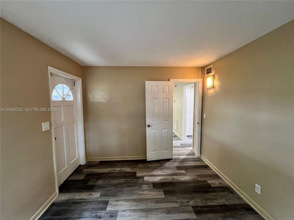 For Rent: $3,000 (3 beds, 2 baths, 2375 Square Feet)