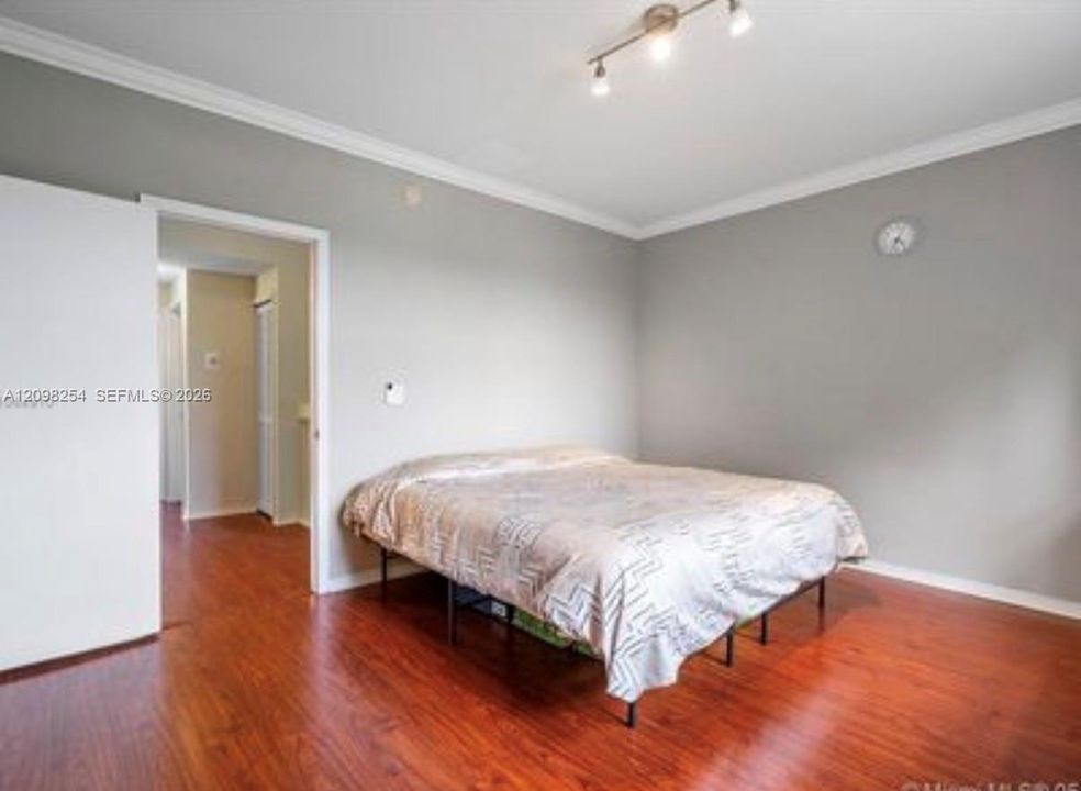 For Rent: $3,000 (3 beds, 2 baths, 1350 Square Feet)