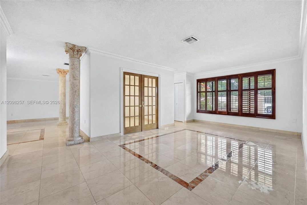 For Sale: $1,500,000 (6 beds, 4 baths, 3688 Square Feet)