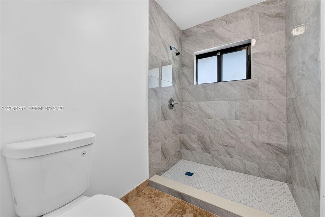 For Sale: $1,500,000 (6 beds, 4 baths, 3688 Square Feet)