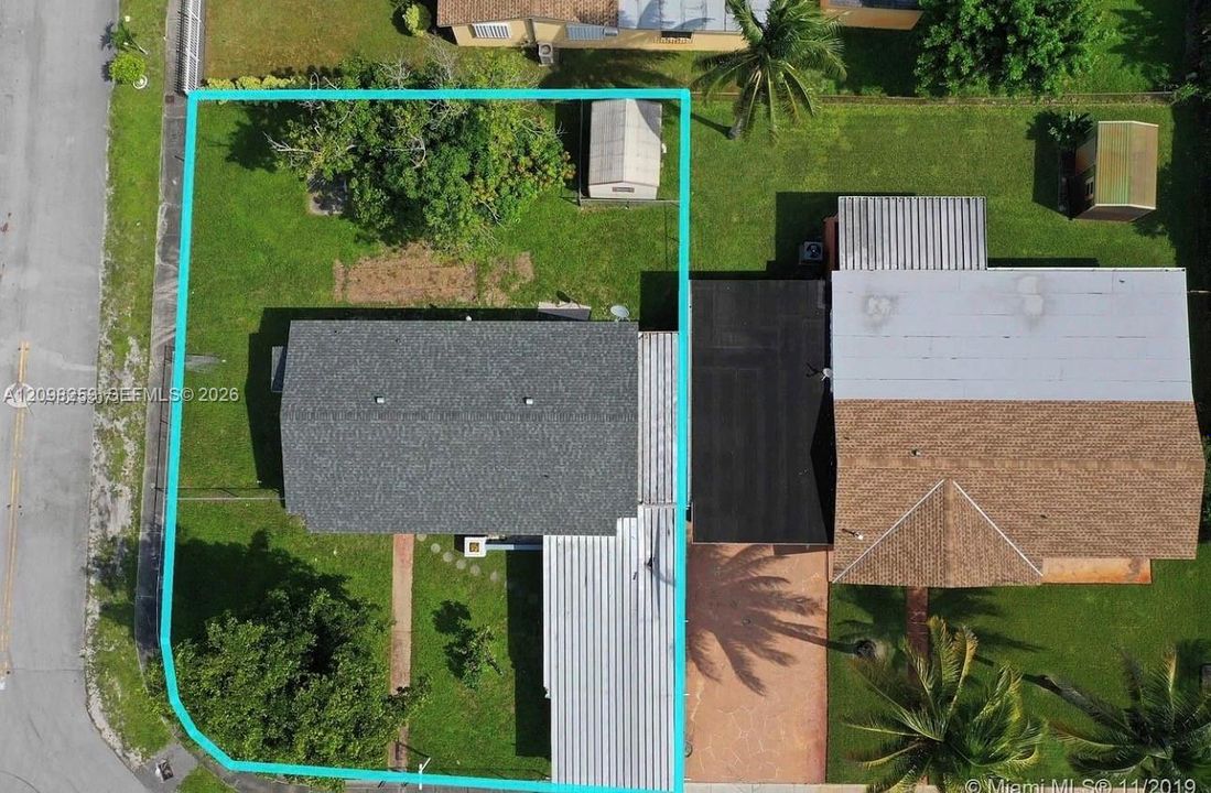 For Rent: $3,100 (3 beds, 1 baths, 1104 Square Feet)