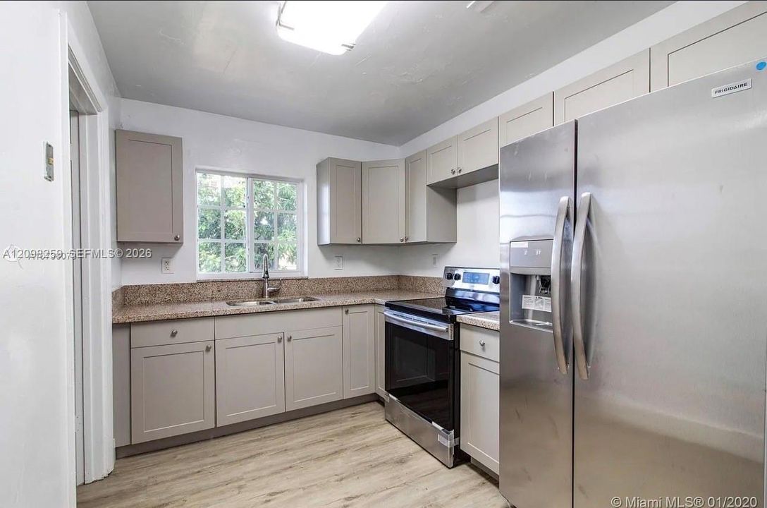 For Rent: $3,100 (3 beds, 1 baths, 1104 Square Feet)
