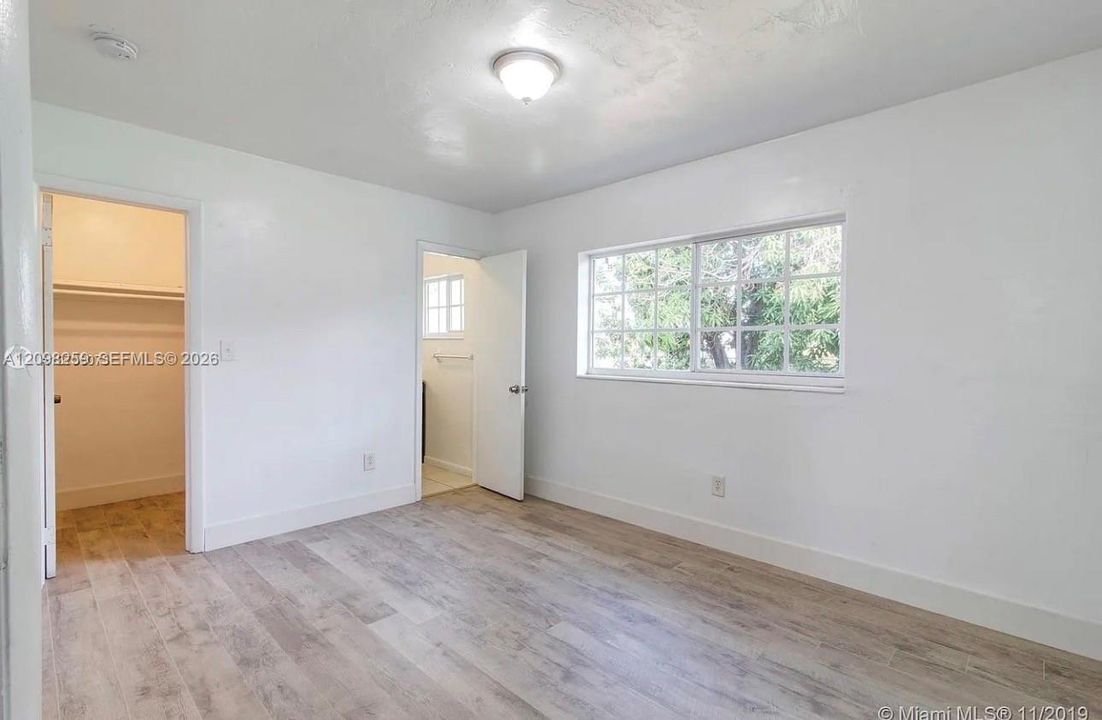 For Rent: $3,100 (3 beds, 1 baths, 1104 Square Feet)