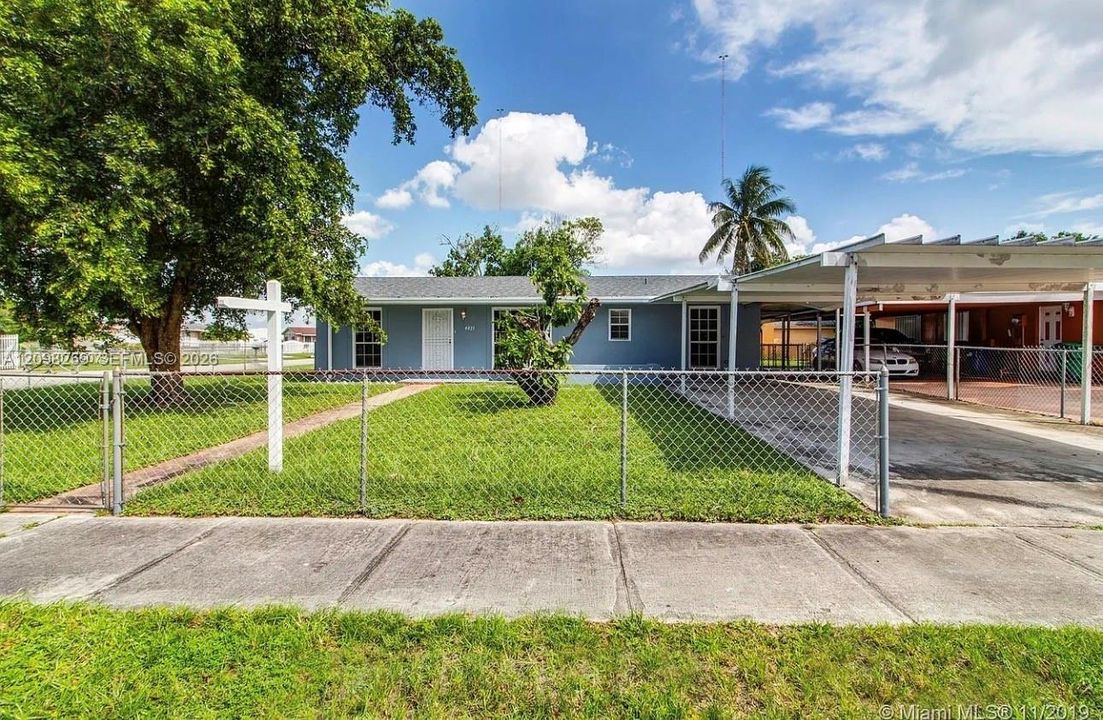 For Rent: $3,100 (3 beds, 1 baths, 1104 Square Feet)