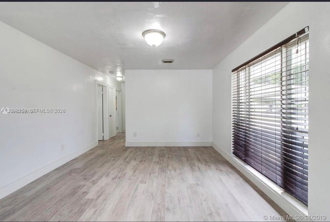 For Rent: $3,100 (3 beds, 1 baths, 1104 Square Feet)