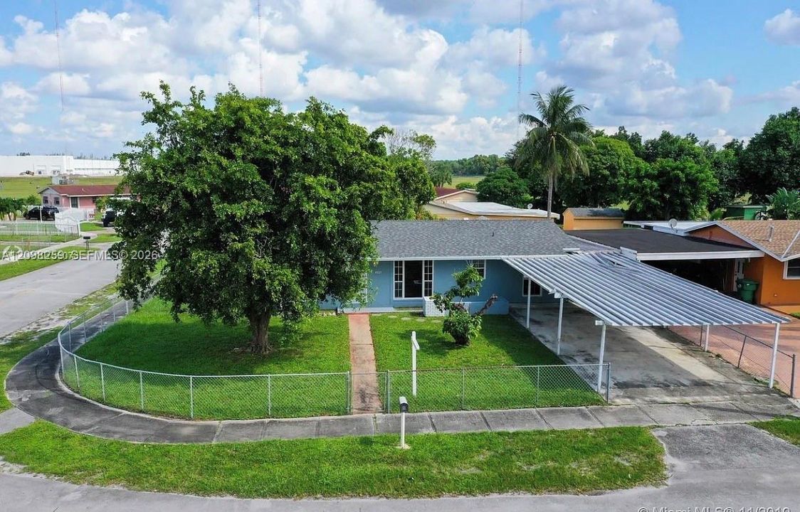 For Rent: $3,100 (3 beds, 1 baths, 1104 Square Feet)