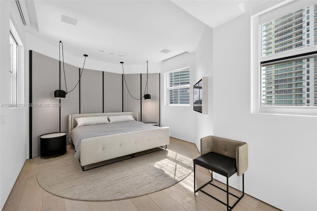 For Sale: $7,950,000 (6 beds, 6 baths, 7270 Square Feet)