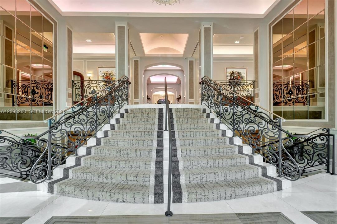 For Sale: $7,950,000 (6 beds, 6 baths, 7270 Square Feet)