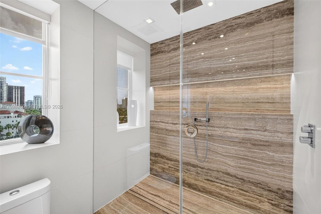 For Sale: $7,950,000 (6 beds, 6 baths, 7270 Square Feet)