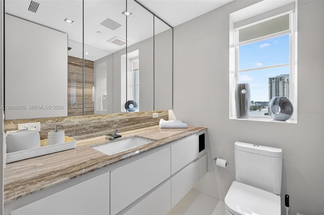 For Sale: $7,950,000 (6 beds, 6 baths, 7270 Square Feet)