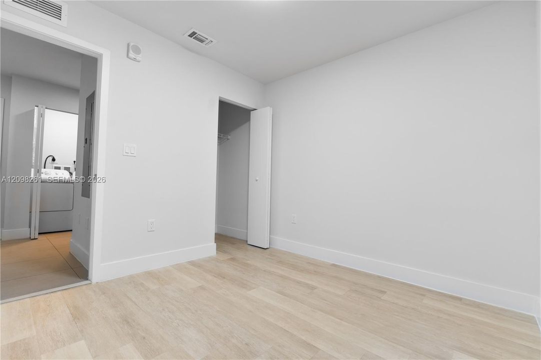 For Sale: $449,000 (3 beds, 2 baths, 1376 Square Feet)