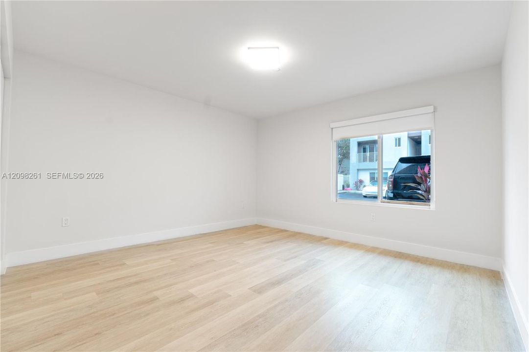 For Sale: $449,000 (3 beds, 2 baths, 1376 Square Feet)