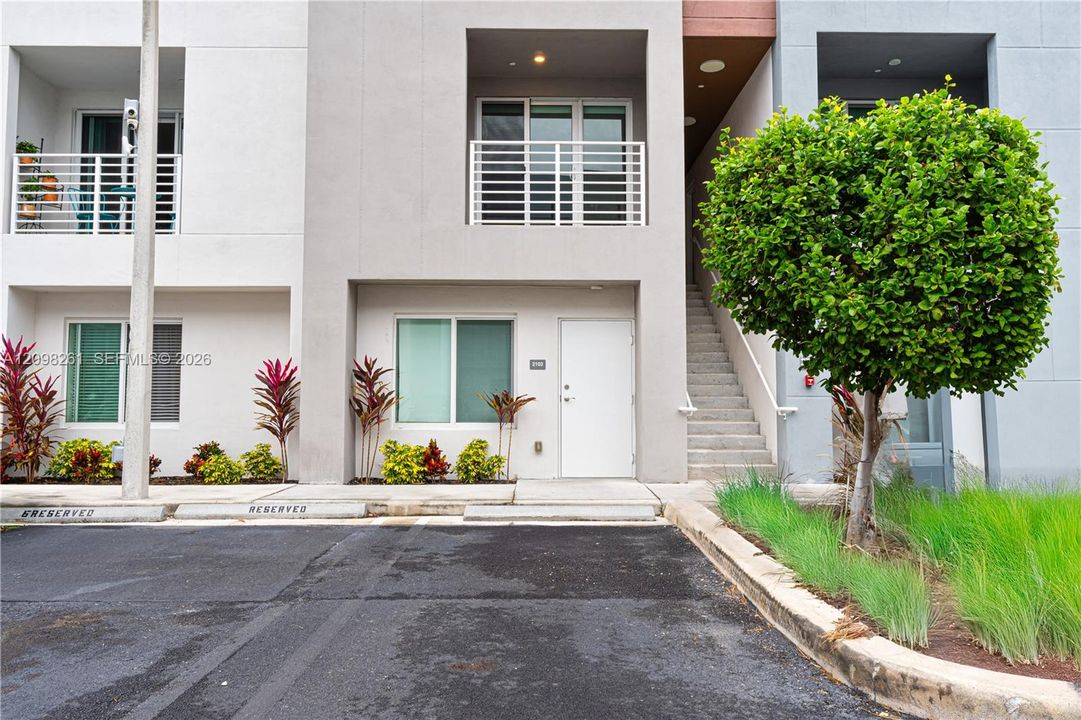 For Sale: $449,000 (3 beds, 2 baths, 1376 Square Feet)