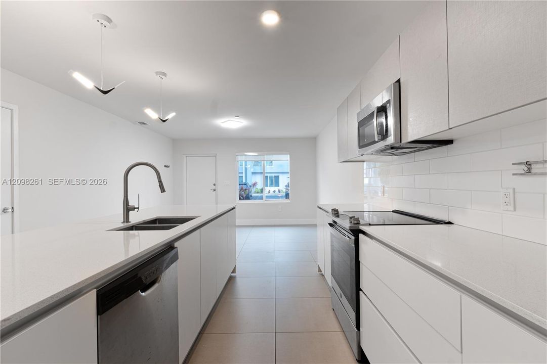 For Sale: $449,000 (3 beds, 2 baths, 1376 Square Feet)
