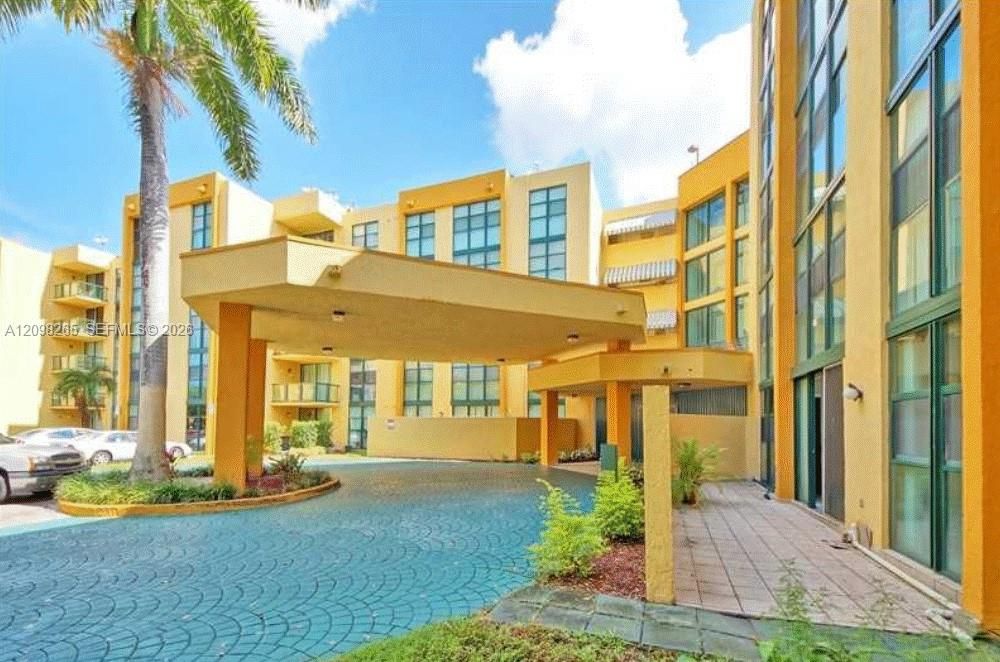 For Rent: $1,600 (1 beds, 1 baths, 708 Square Feet)