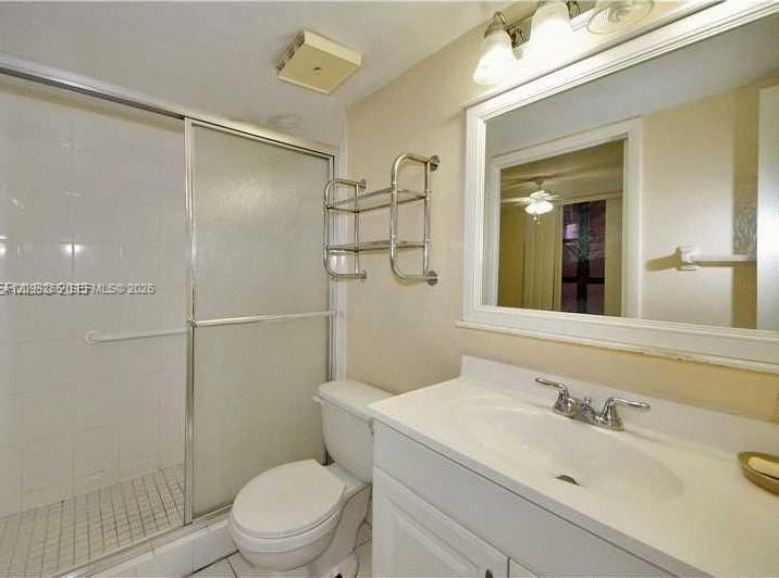 For Rent: $1,600 (1 beds, 1 baths, 708 Square Feet)