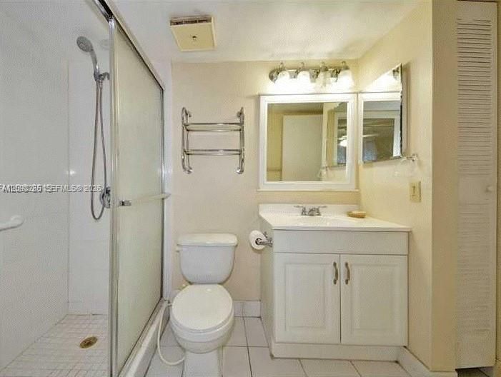 For Rent: $1,600 (1 beds, 1 baths, 708 Square Feet)