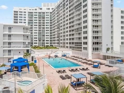 For Rent: $3,100 (1 beds, 1 baths, 980 Square Feet)