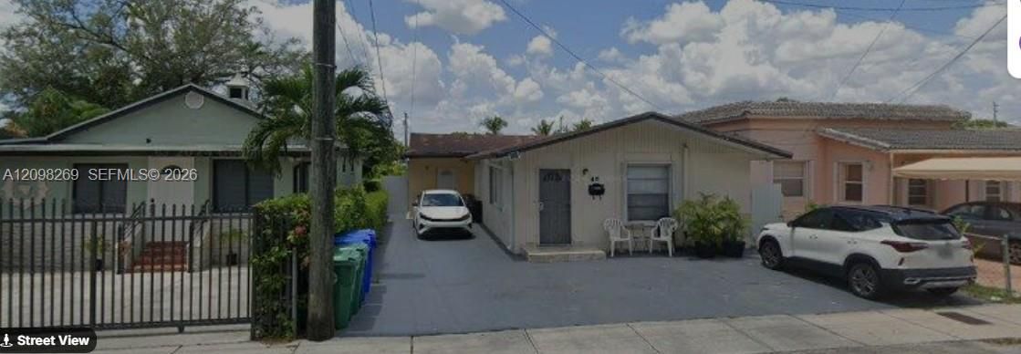 Active With Contract: $1,650 (1 beds, 1 baths, 2040 Square Feet)