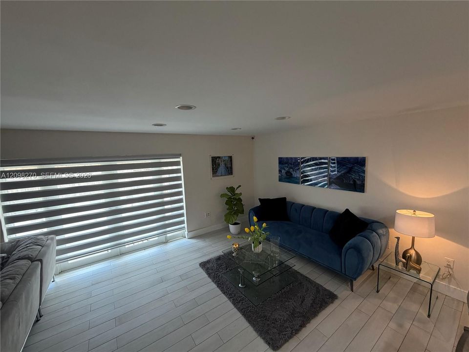 For Rent: $3,350 (3 beds, 2 baths, 1644 Square Feet)