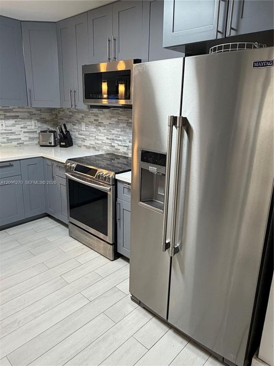 stainless steel apliances