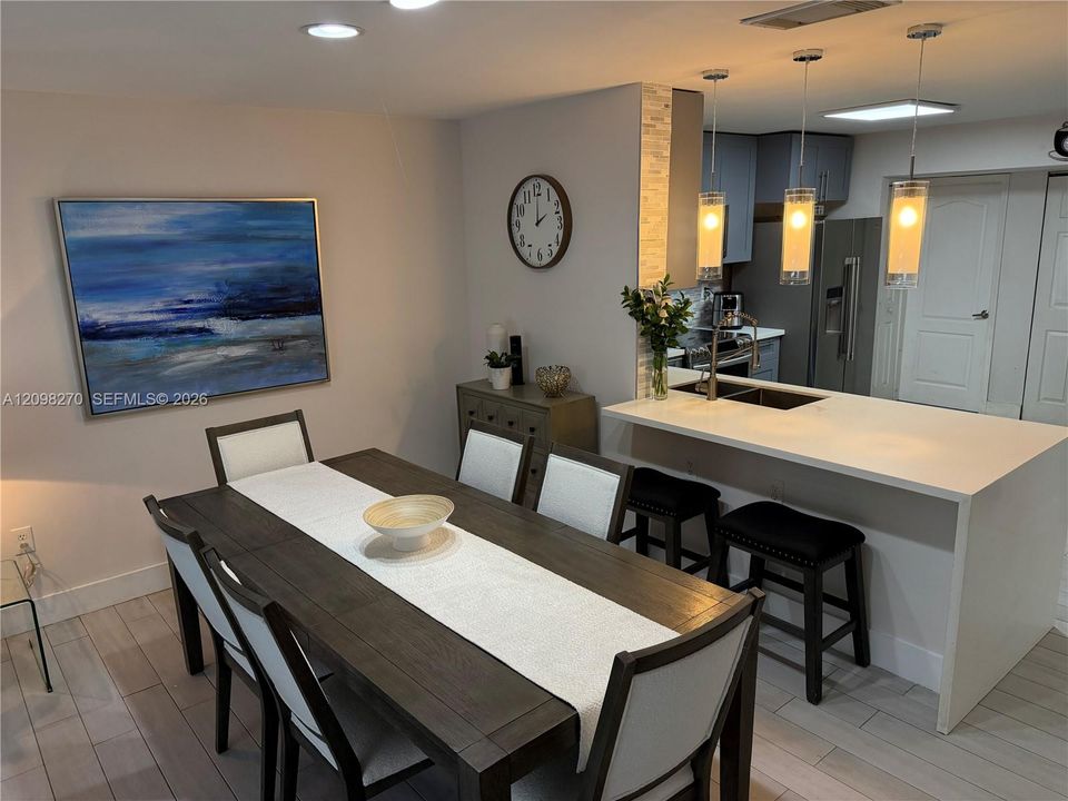 For Rent: $3,350 (3 beds, 2 baths, 1644 Square Feet)