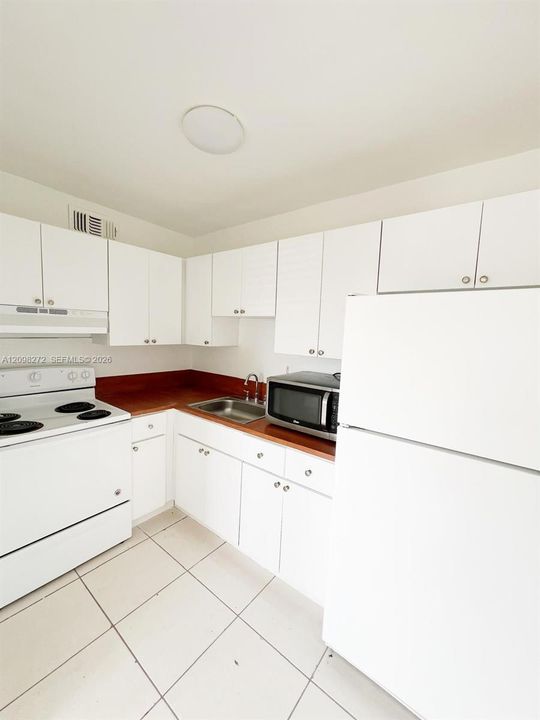 For Sale: $239,000 (2 beds, 1 baths, 775 Square Feet)