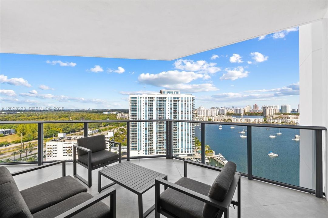 For Sale: $1,175,000 (2 beds, 2 baths, 1459 Square Feet)