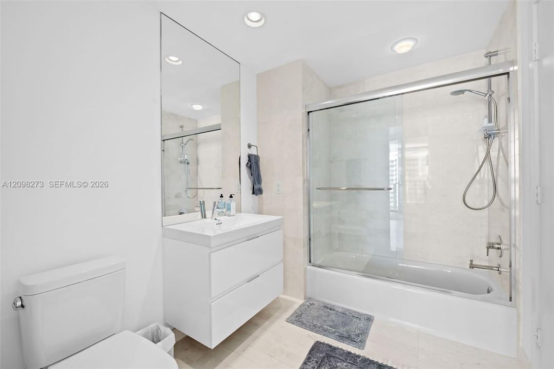For Sale: $1,175,000 (2 beds, 2 baths, 1459 Square Feet)