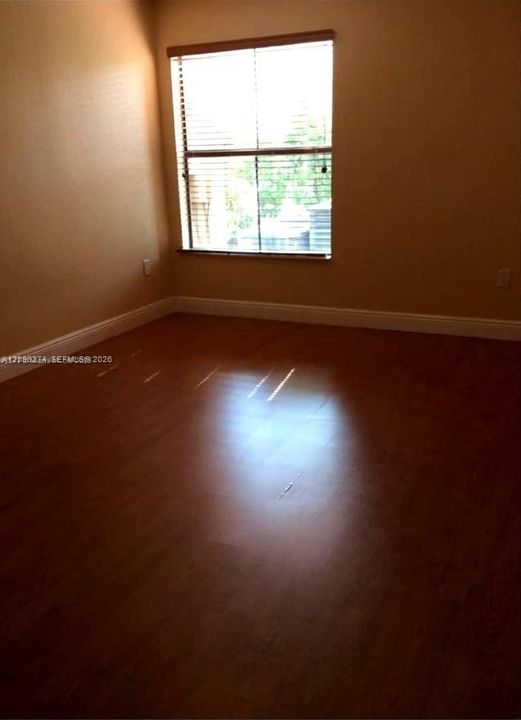 En Venta: $310,000 (2 camas, 2 baños, 947 Pies cuadrados)