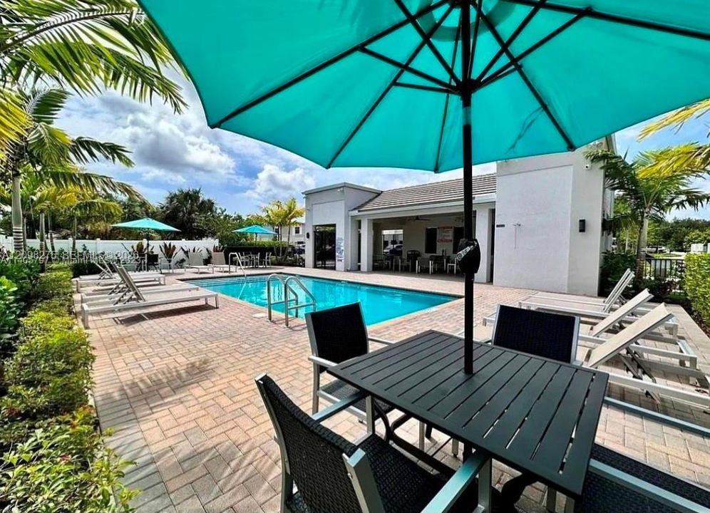 For Rent: $3,650 (4 beds, 2 baths, 1861 Square Feet)