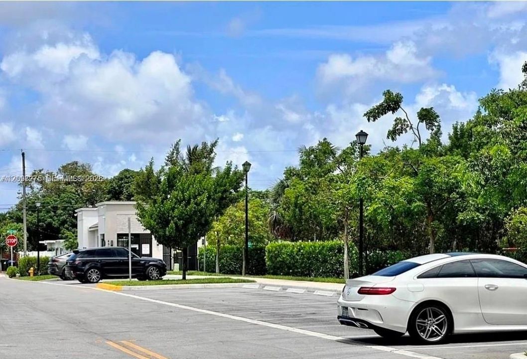 For Rent: $3,650 (4 beds, 2 baths, 1861 Square Feet)