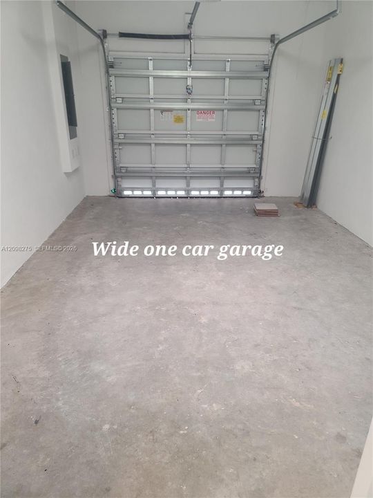 For Rent: $3,650 (4 beds, 2 baths, 1861 Square Feet)
