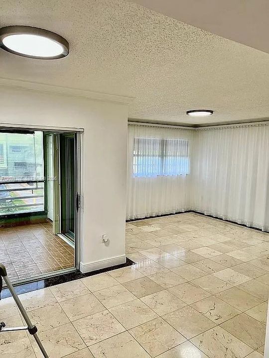 En Venta: $275,000 (1 camas, 1 baños, 767 Pies cuadrados)