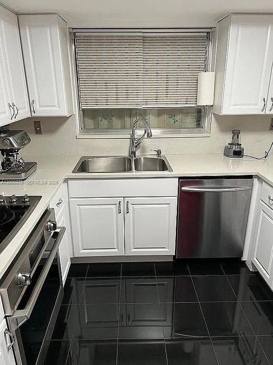 En Venta: $275,000 (1 camas, 1 baños, 767 Pies cuadrados)