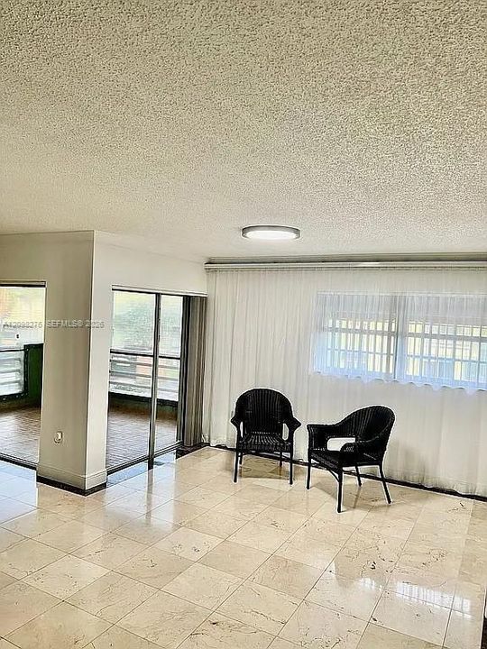 En Venta: $275,000 (1 camas, 1 baños, 767 Pies cuadrados)
