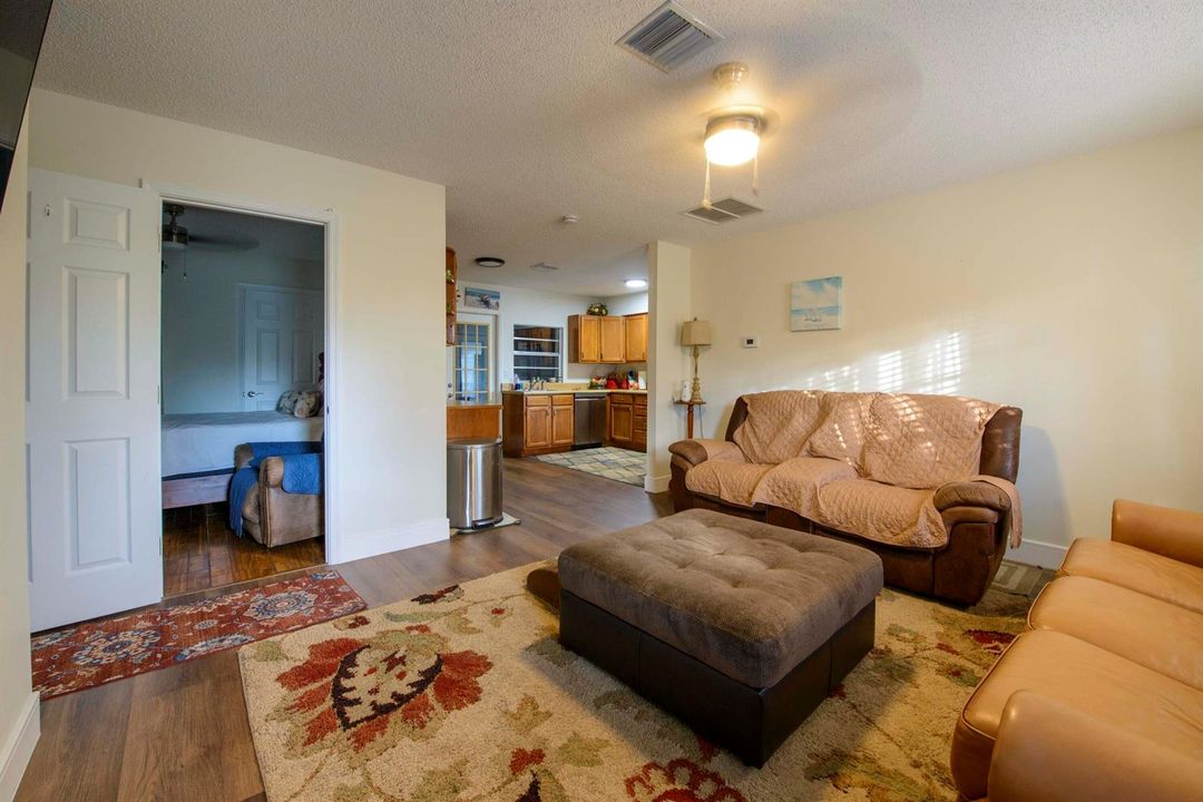 02- Living Room (2)