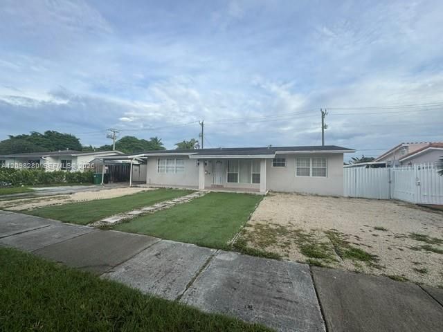 For Sale: $699,000 (4 beds, 2 baths, 1834 Square Feet)
