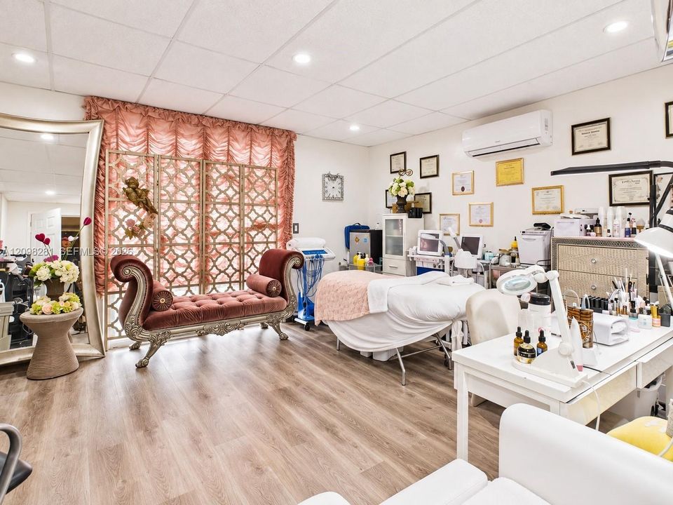 En Venta: $625,000 (4 camas, 2 baños, 1433 Pies cuadrados)