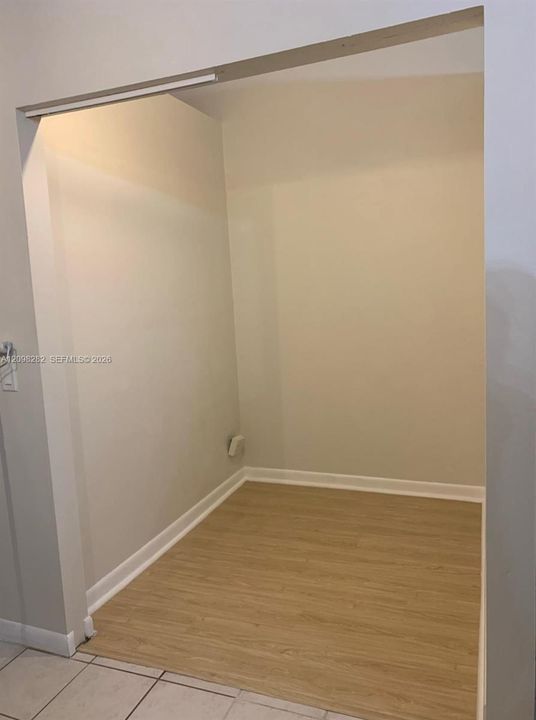 For Rent: $2,200 (1 beds, 1 baths, 891 Square Feet)