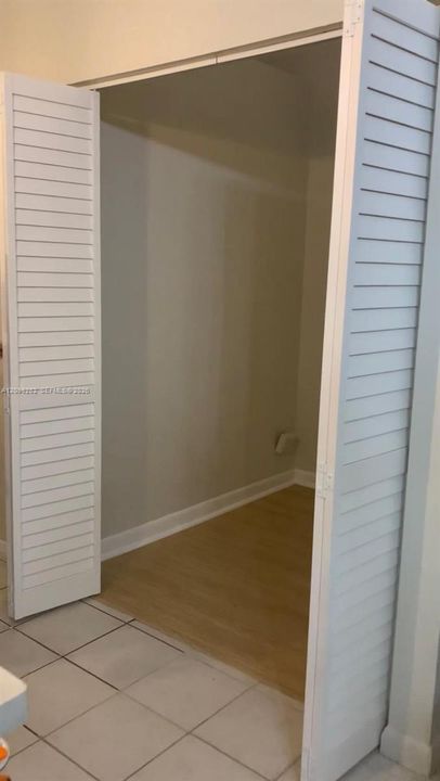 For Rent: $2,200 (1 beds, 1 baths, 891 Square Feet)